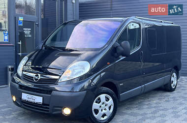 Мінівен Opel Vivaro 2011 в Чернівцях