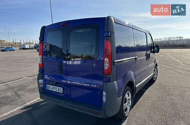 Вантажний фургон Opel Vivaro 2011 в Рівному