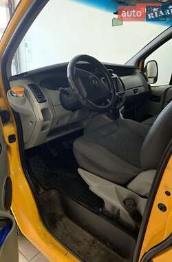 Минивэн Opel Vivaro 2006 в Хусте