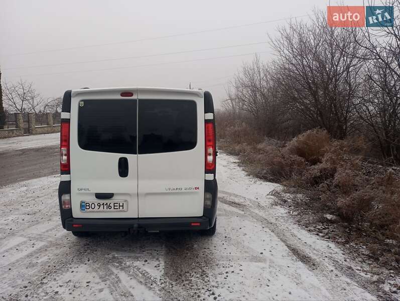 Минивэн Opel Vivaro 2008 в Кременце