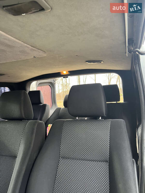 Минивэн Opel Vivaro 2005 в Ковеле