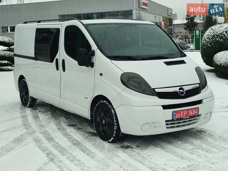 Минивэн Opel Vivaro 2014 в Луцке