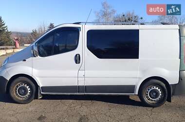 Грузопассажирский фургон Opel Vivaro 2010 в Изюме