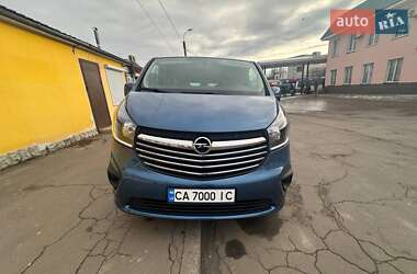 Мінівен Opel Vivaro 2015 в Умані