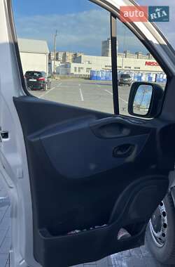 Минивэн Opel Vivaro 2014 в 