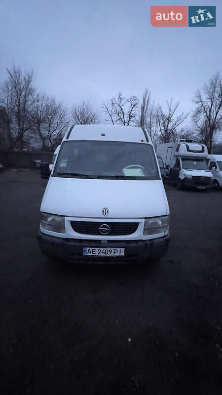 Мінівен Opel Vivaro 2001 в Кривому Розі