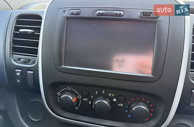 Минивэн Opel Vivaro 2015 в 