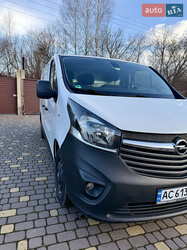 Грузовой фургон Opel Vivaro 2018 в Нововолынске