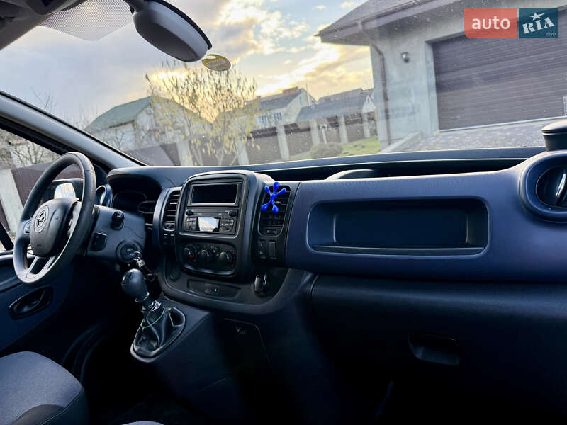 Грузовой фургон Opel Vivaro 2018 в Нововолынске