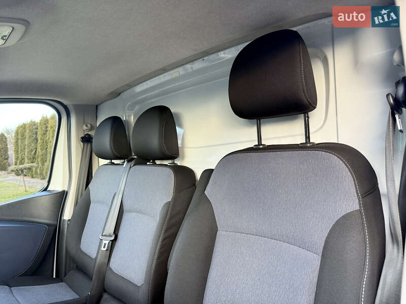 Грузовой фургон Opel Vivaro 2018 в Нововолынске