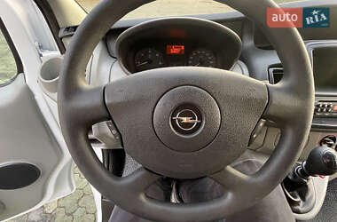 Грузопассажирский фургон Opel Vivaro 2012 в Дубно