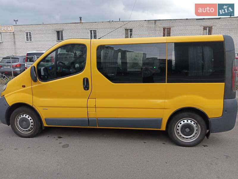 Мінівен Opel Vivaro 2004 в Києві