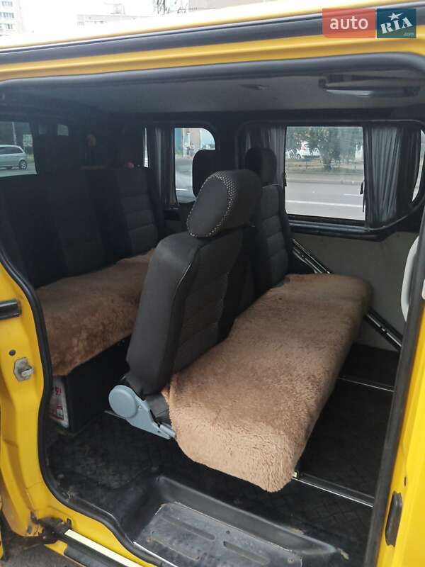 Мінівен Opel Vivaro 2004 в Києві