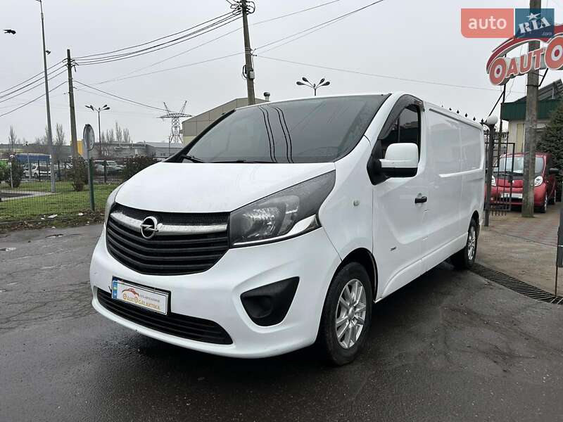 Грузовой фургон Opel Vivaro 2016 в Николаеве