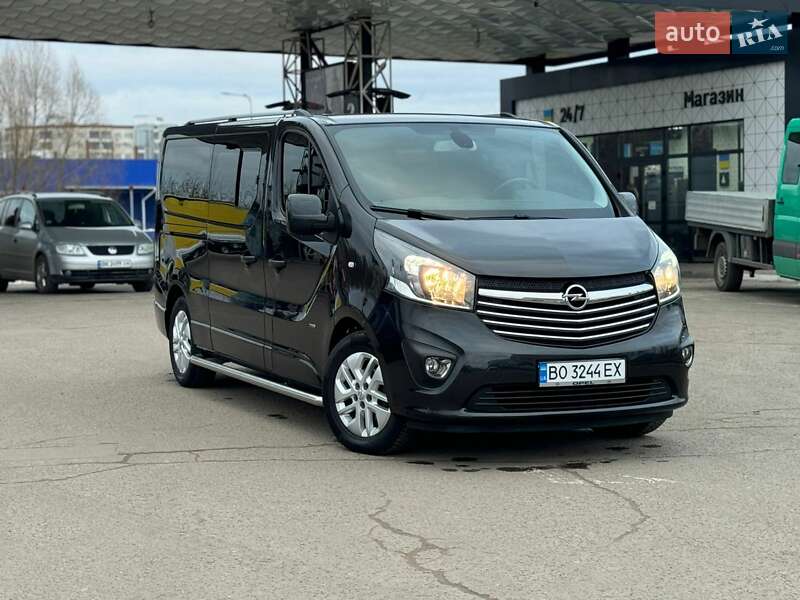 Минивэн Opel Vivaro 2016 в 
