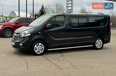 Минивэн Opel Vivaro 2016 в 
