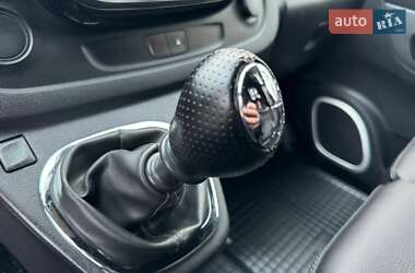 Минивэн Opel Vivaro 2016 в 