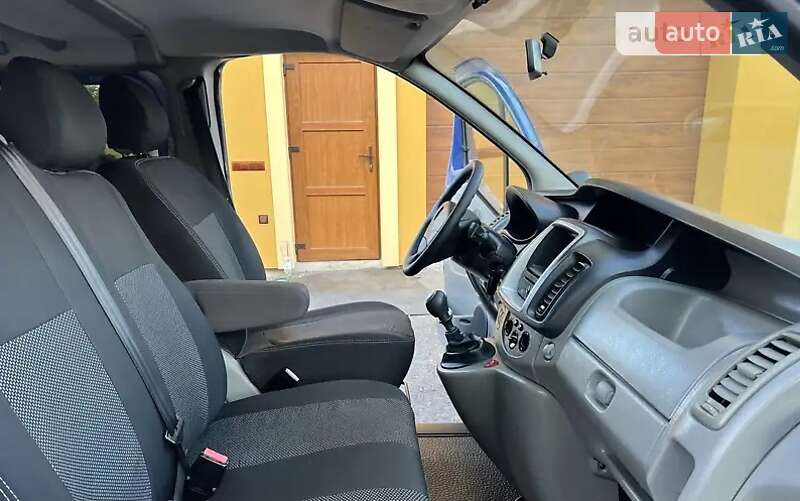 Минивэн Opel Vivaro 2011 в Умани