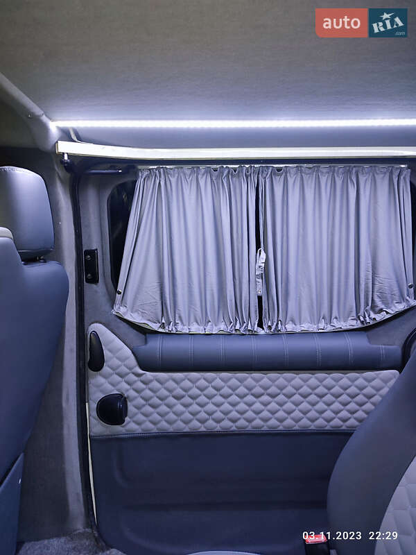 Минивэн Opel Vivaro 2004 в Одессе