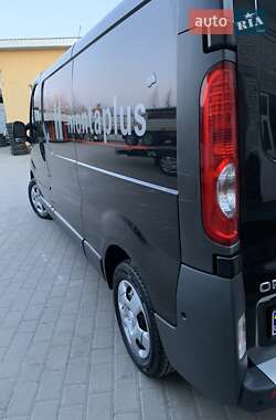 Грузовой фургон Opel Vivaro 2012 в Бродах