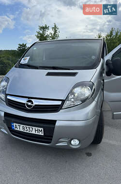 Мінівен Opel Vivaro 2007 в Чернівцях