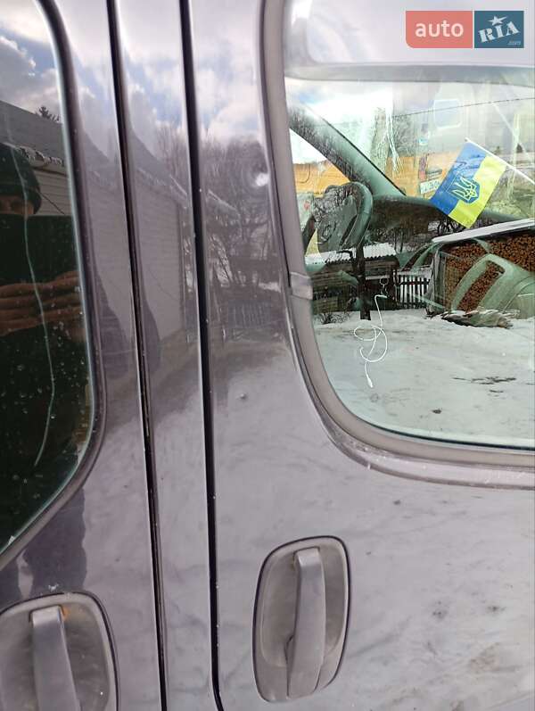Минивэн Opel Vivaro 2003 в Сколе