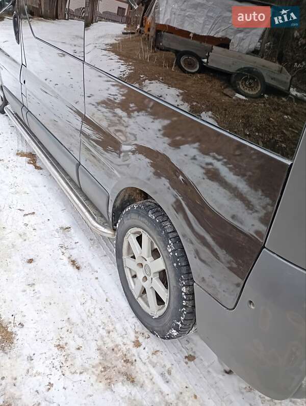 Минивэн Opel Vivaro 2003 в Сколе