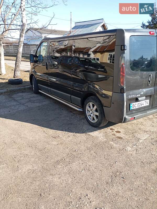 Минивэн Opel Vivaro 2003 в Сколе