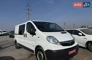 Вантажний фургон Opel Vivaro 2013 в Рівному