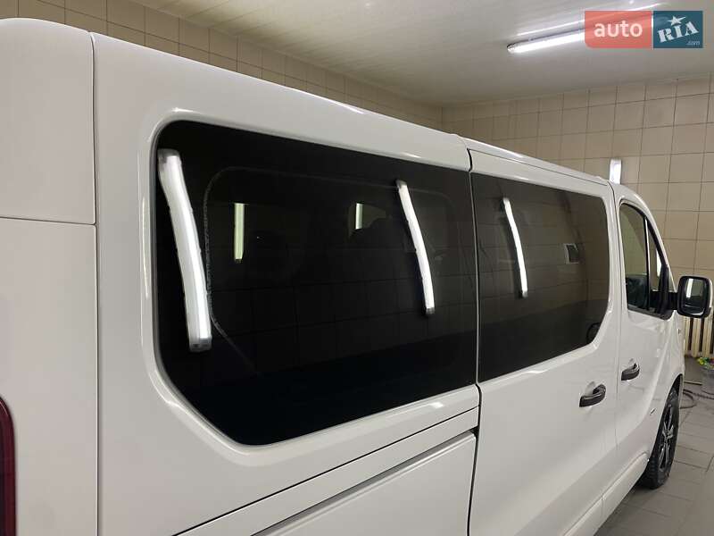 Минивэн Opel Vivaro 2016 в Умани