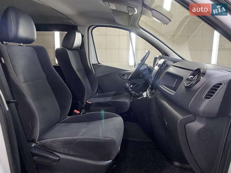 Минивэн Opel Vivaro 2016 в Умани