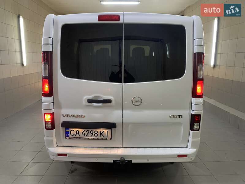 Минивэн Opel Vivaro 2016 в Умани