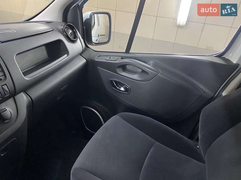 Минивэн Opel Vivaro 2016 в Умани
