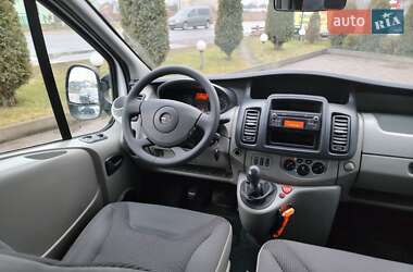 Минивэн Opel Vivaro 2014 в Сарнах