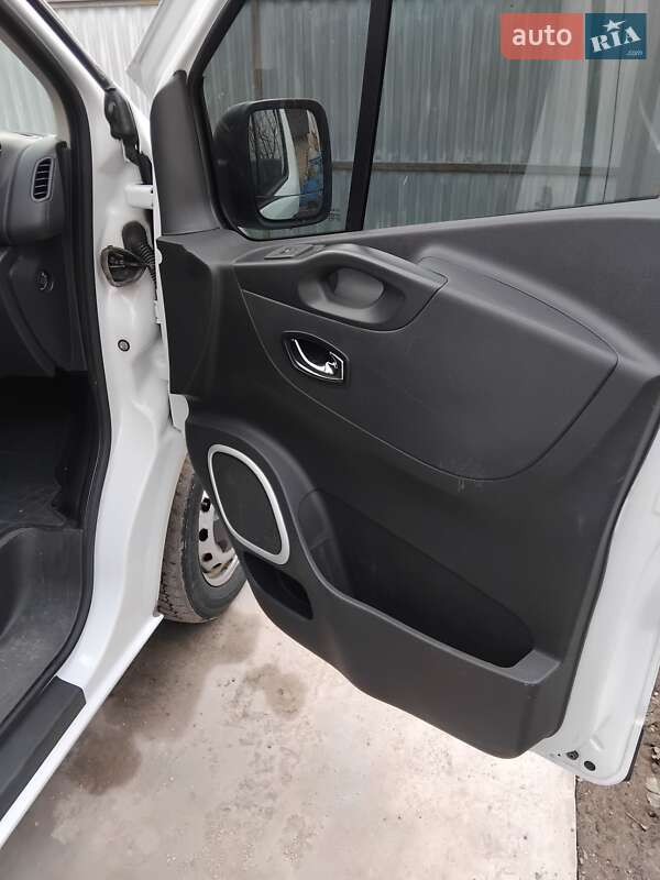 Грузовой фургон Opel Vivaro 2016 в Боярке