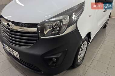 Мінівен Opel Vivaro 2015 в Умані