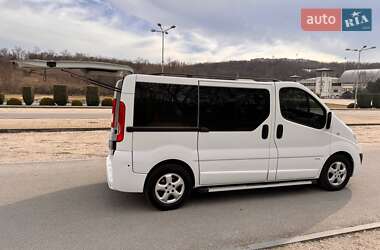 Минивэн Opel Vivaro 2013 в 