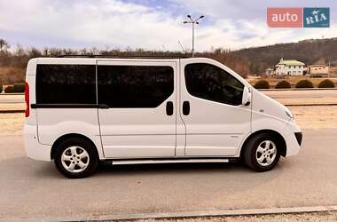 Минивэн Opel Vivaro 2013 в 