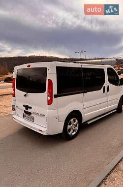 Минивэн Opel Vivaro 2013 в 