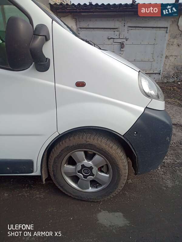 Минивэн Opel Vivaro 2003 в Нововолынске
