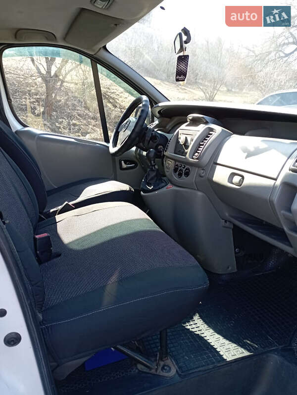 Минивэн Opel Vivaro 2009 в Дунаевцах