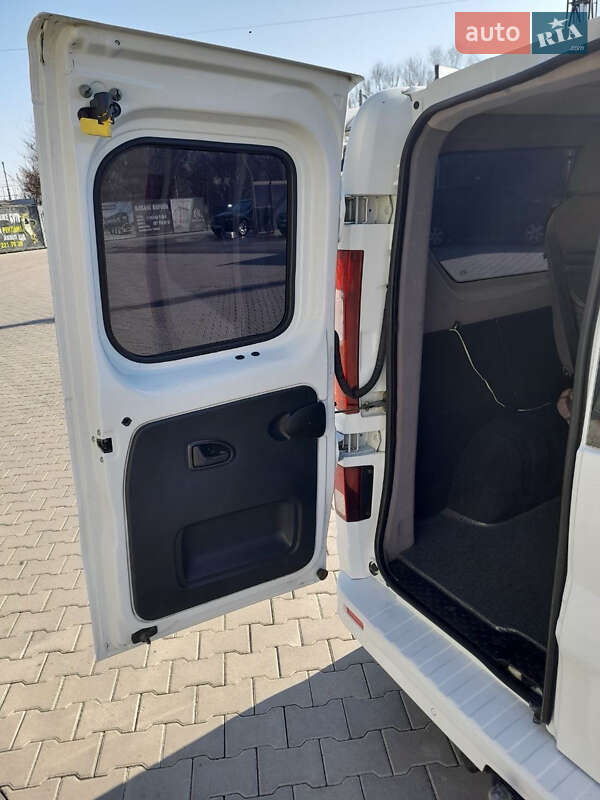 Минивэн Opel Vivaro 2014 в Звягеле