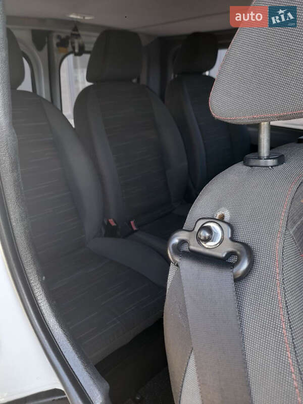 Минивэн Opel Vivaro 2014 в Звягеле