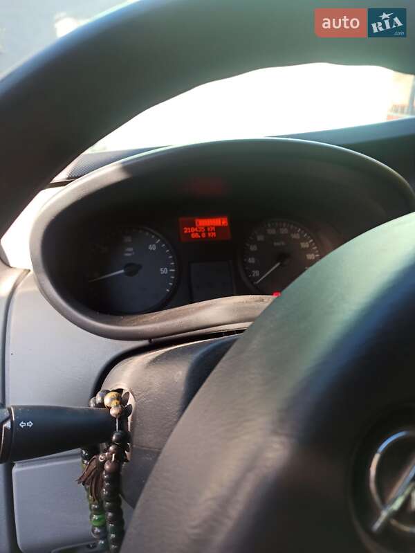 Грузовой фургон Opel Vivaro 2013 в Ирпене