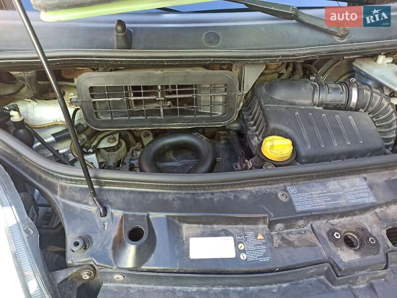 Грузовой фургон Opel Vivaro 2013 в Ирпене