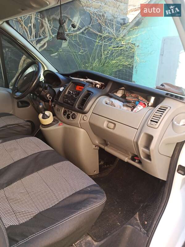 Грузовой фургон Opel Vivaro 2013 в Ирпене