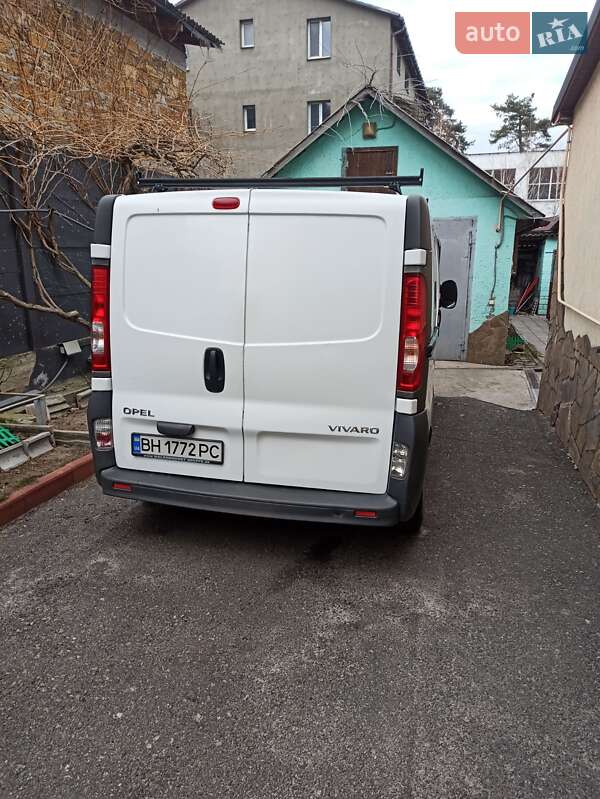 Грузовой фургон Opel Vivaro 2013 в Ирпене
