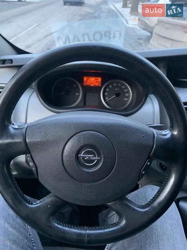 Мінівен Opel Vivaro 2013 в Черкасах