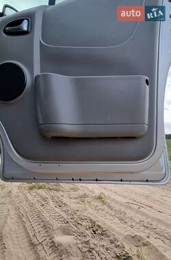 Минивэн Opel Vivaro 2013 в 
