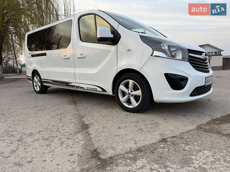 Минивэн Opel Vivaro 2017 в 